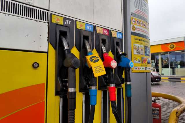 «Будет способствовать поддержанию стабильной ситуации»: правительство одобрило новые меры для сдерживания цен на топливо