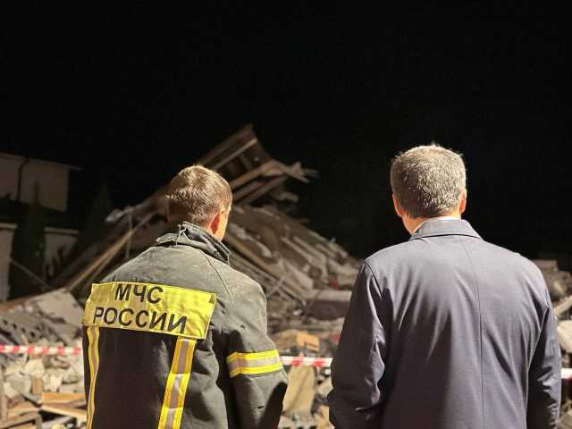 «Ещё два человека в реанимации»: двое взрослых и ребёнок погибли после атаки украинского БПЛА на окраине Белгорода