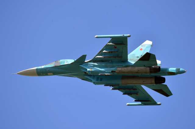 «Универсальный воздушный боец»: Минобороны РФ получило новую партию многофункциональных самолётов Су-34