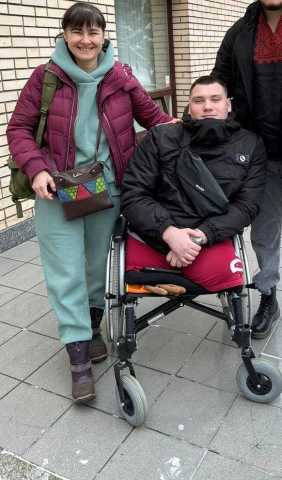 «Устал выпрашивать, сил нет»: участник СВО с инвалидностью добивается установки пандуса в своём доме