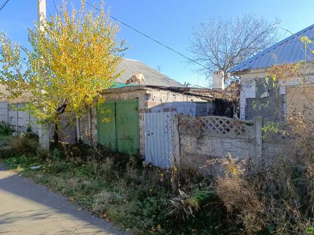 «Триста метров до минного поля»: как в Донбассе живут в домах у передовой