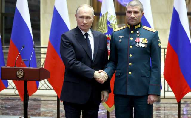 «Только в нашем народе такое возможно»: Путин отметил поступок бойца ВС РФ, попросившего наградить своего командира