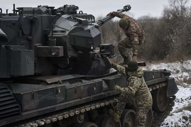 «Ситуация множественных кризисов»: как Олаф Шольц пытается сохранить курс на военную поддержку Киева
