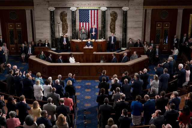 Когнитивный диссонанс: почему в конгрессе США призвали отстранить Джо Байдена от власти