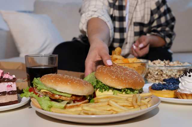 «Нужно формировать культуру питания»: академик РАН — о причинах распространённости ожирения