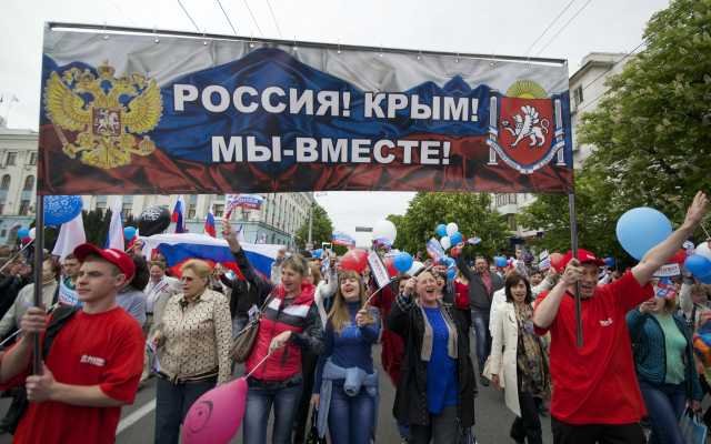 «Шаг к укреплению национального единства»: деятели искусства, политики и журналисты — о воссоединении Крыма с Россией