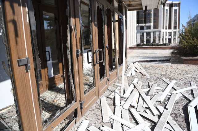 «В здании выбиты окна, посечён фасад»: четыре человека пострадали при атаке украинского БПЛА на мэрию Белгорода